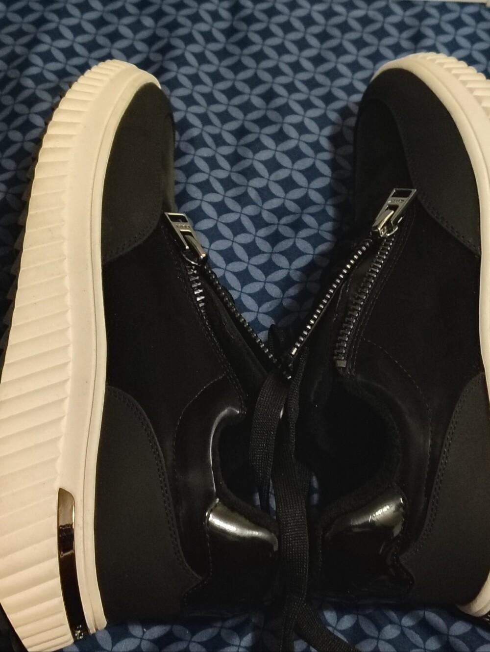 DKNY women's Laurence zip sneakers in black and white Size 10Medium. - Picture 4 of 9